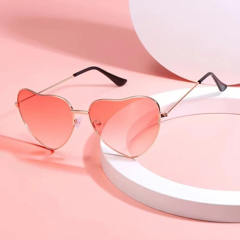 Women Fashion Glasses - نظارات شمسية معدنية على شكل قلب