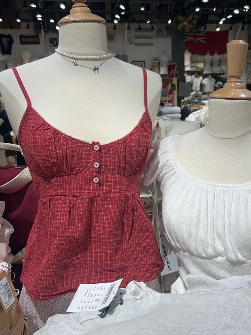 الأحمر منقوشة أزرار تانك مجموع - مراجعة Lace Trim Cami وسعره
